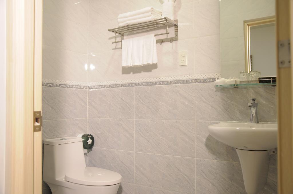 Jiny Tran Hotel Duong Dong  Bagian luar foto